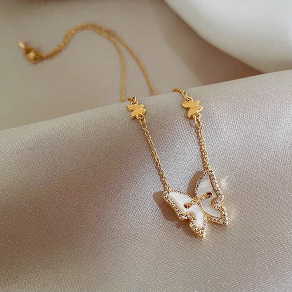 NEW 18K GOLD CLAVICLE NECKLACE, NICE NECKLACE, CUTE NECKLACE - Picture 3 of 7